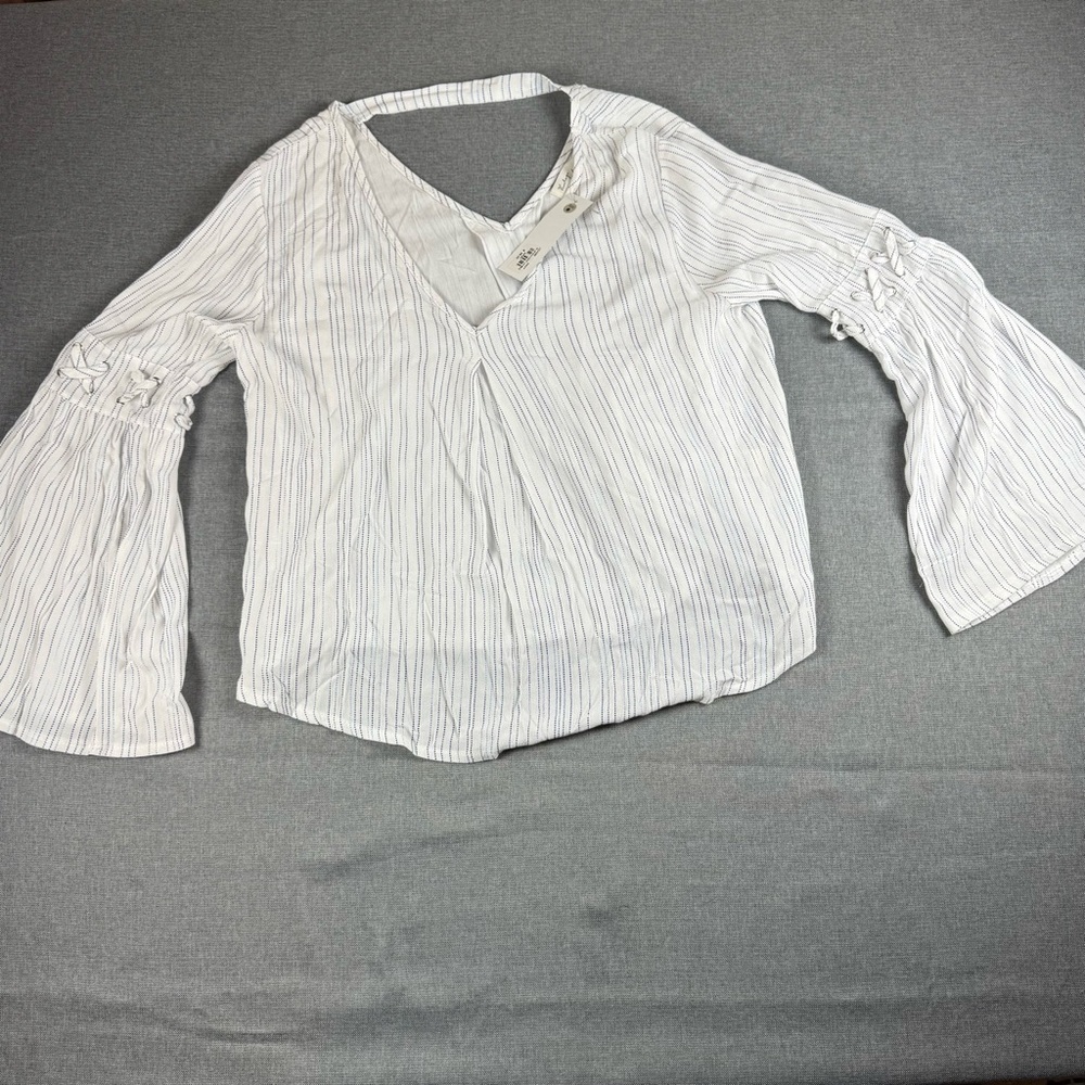 Lily Rain White with Blue‎ Striped Women's Top Size Medium